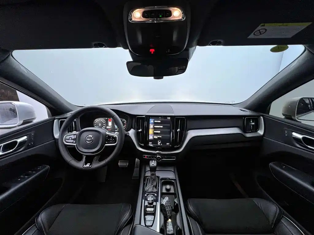 Volvo XC60 2018 T5 AWD Zhiyuan Sport Edition