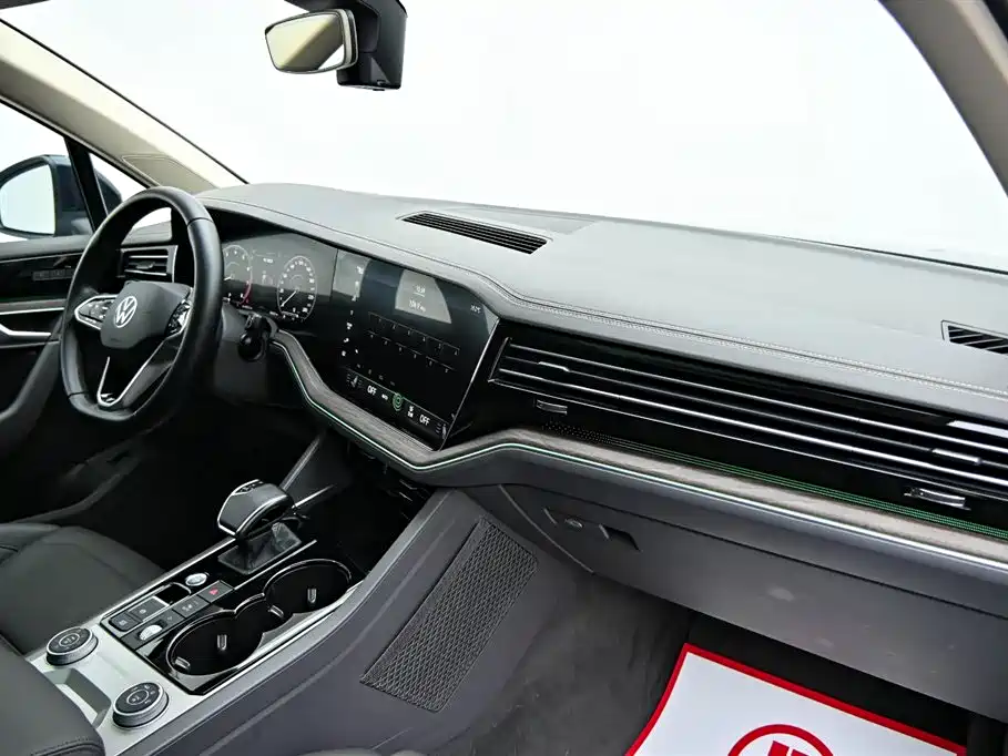 Volkswagen Touareg 2021 3.0 TSI Rui Xiang Edition Classic Sport Package
