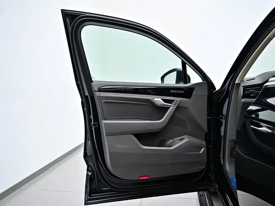 Volkswagen Touareg 2021 3.0 TSI Rui Xiang Edition Classic Sport Package
