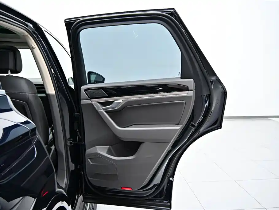 Volkswagen Touareg 2021 3.0 TSI Rui Xiang Edition Classic Sport Package