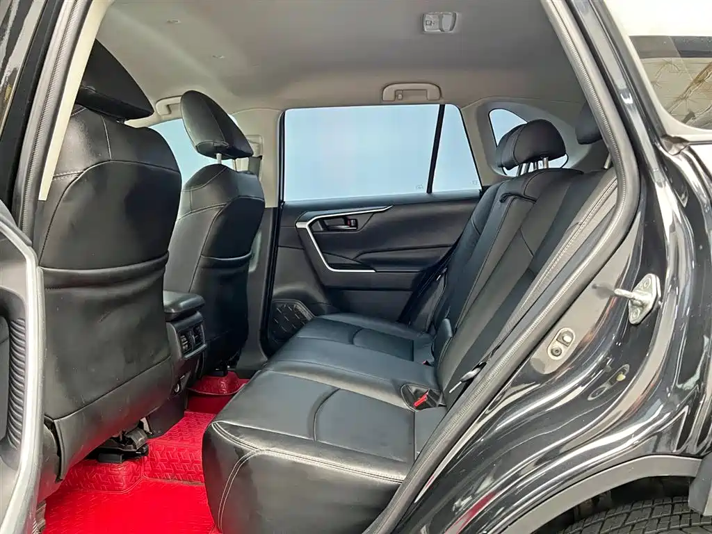 Toyota RAV4 2020 2.0L CVT FWD Urban Edition