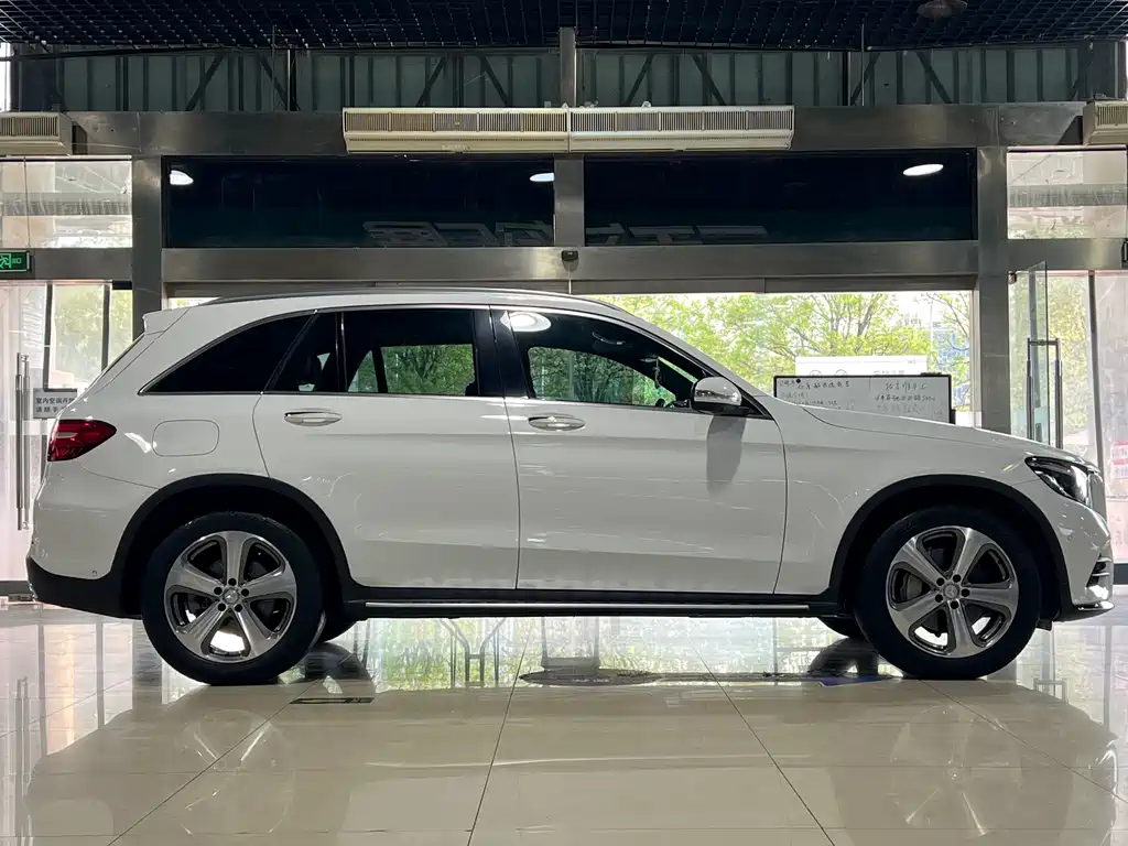 Mercedes-Benz GLC 260 4MATIC Luxury Edition 2017