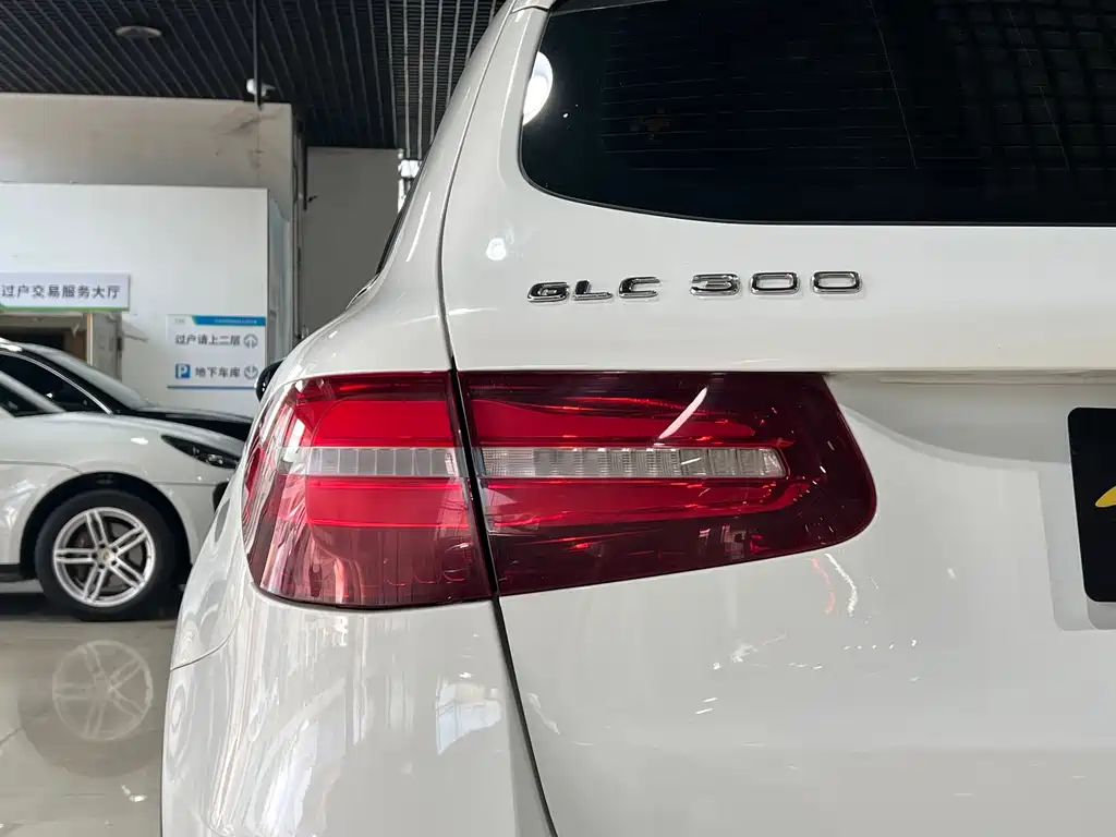 Mercedes-Benz GLC 260 4MATIC Luxury Edition 2017