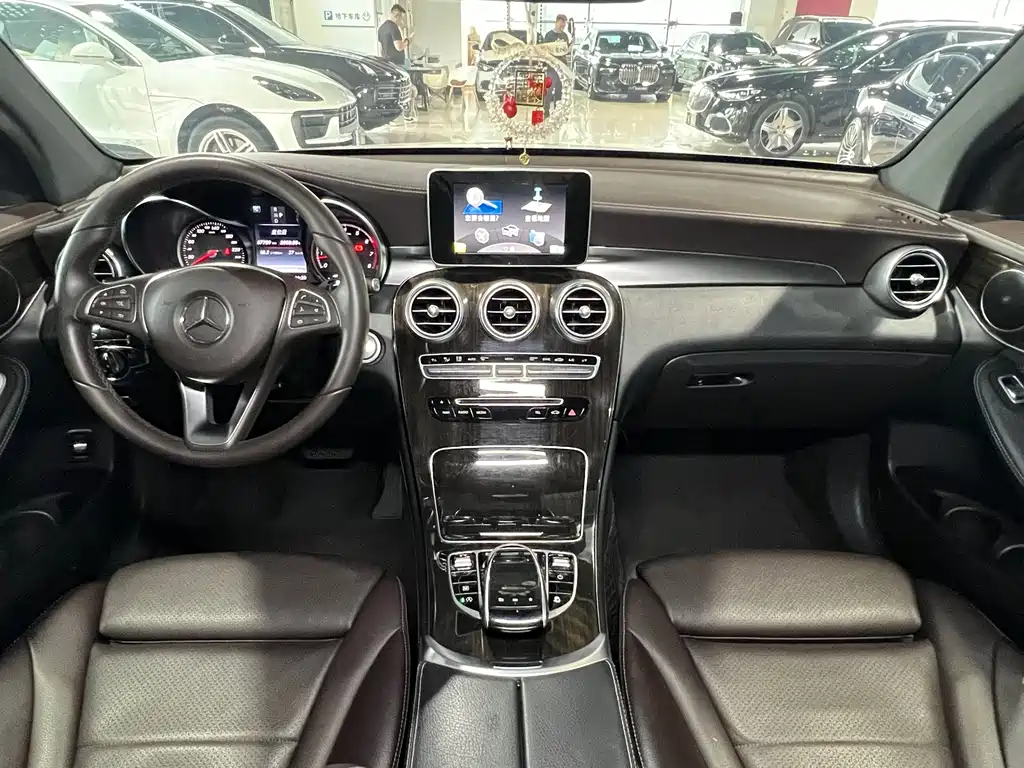 Mercedes-Benz GLC 260 4MATIC Luxury Edition 2017