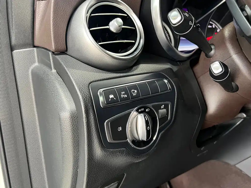 Mercedes-Benz GLC 260 4MATIC Luxury Edition 2017