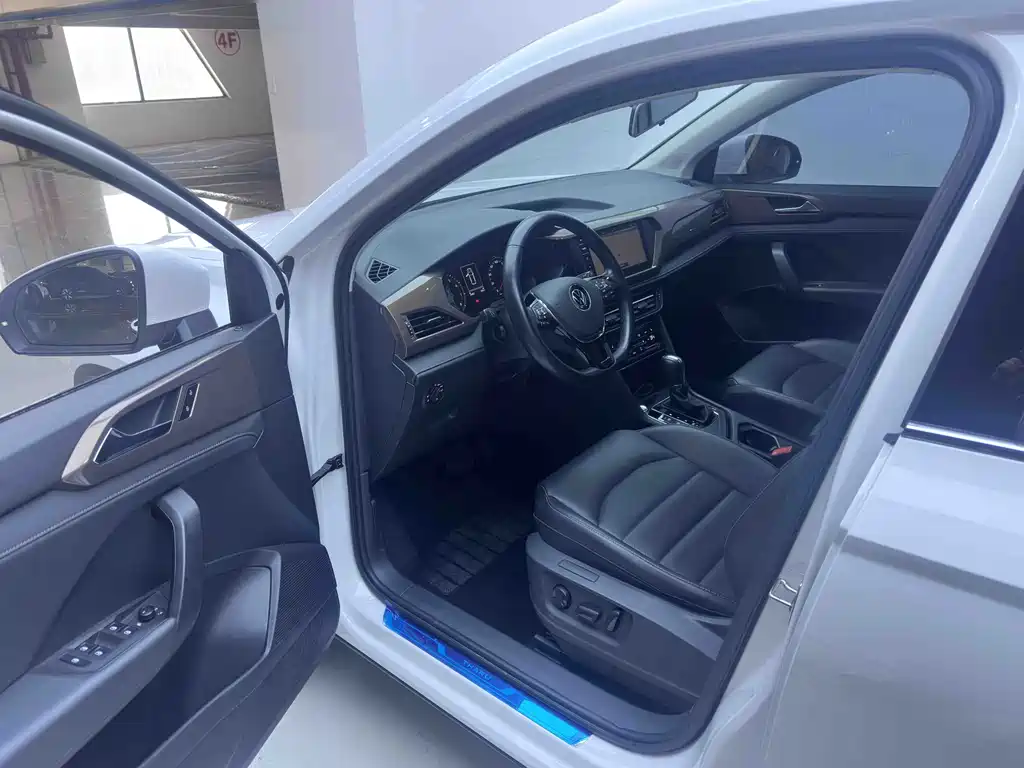 Volkswagen Tharu 2021 280TSI FWD Luxury Plus