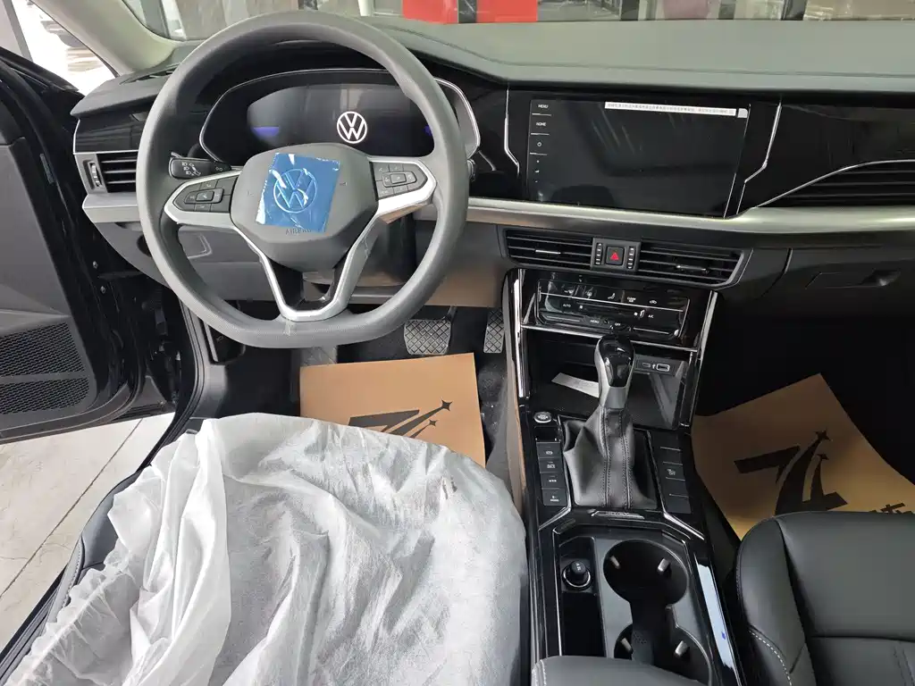 Volkswagen Passat PHEV 2025 430PHEV Hybrid Business Edition