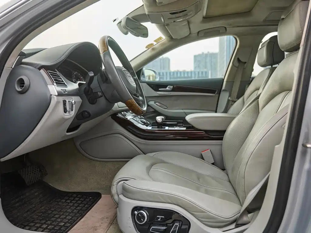Audi A8L 2014 60 TFSI quattro Exclusive