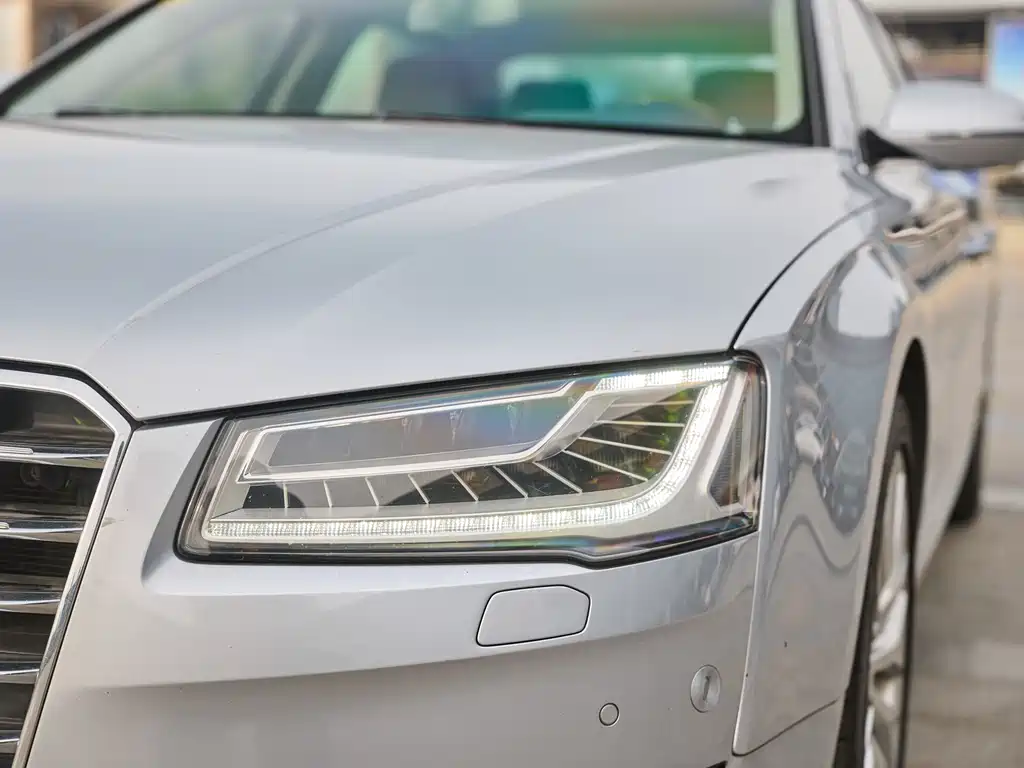 Audi A8L 2014 60 TFSI quattro Exclusive