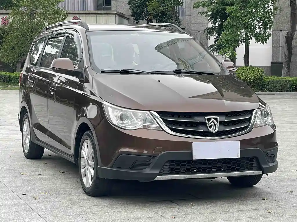 Baojun 730 2014 1.5L Manual Standard Edition 7-seat