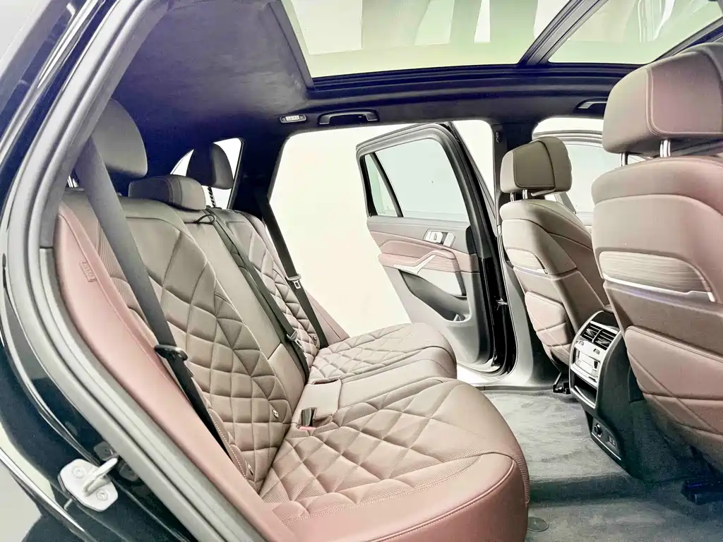 BMW X5 2022 xDrive 40Li M Sport Package - фото 9