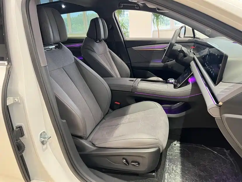 Voyah Zhuiguang 2024 PHEV AWD Ultra-Long Range Executive Edition