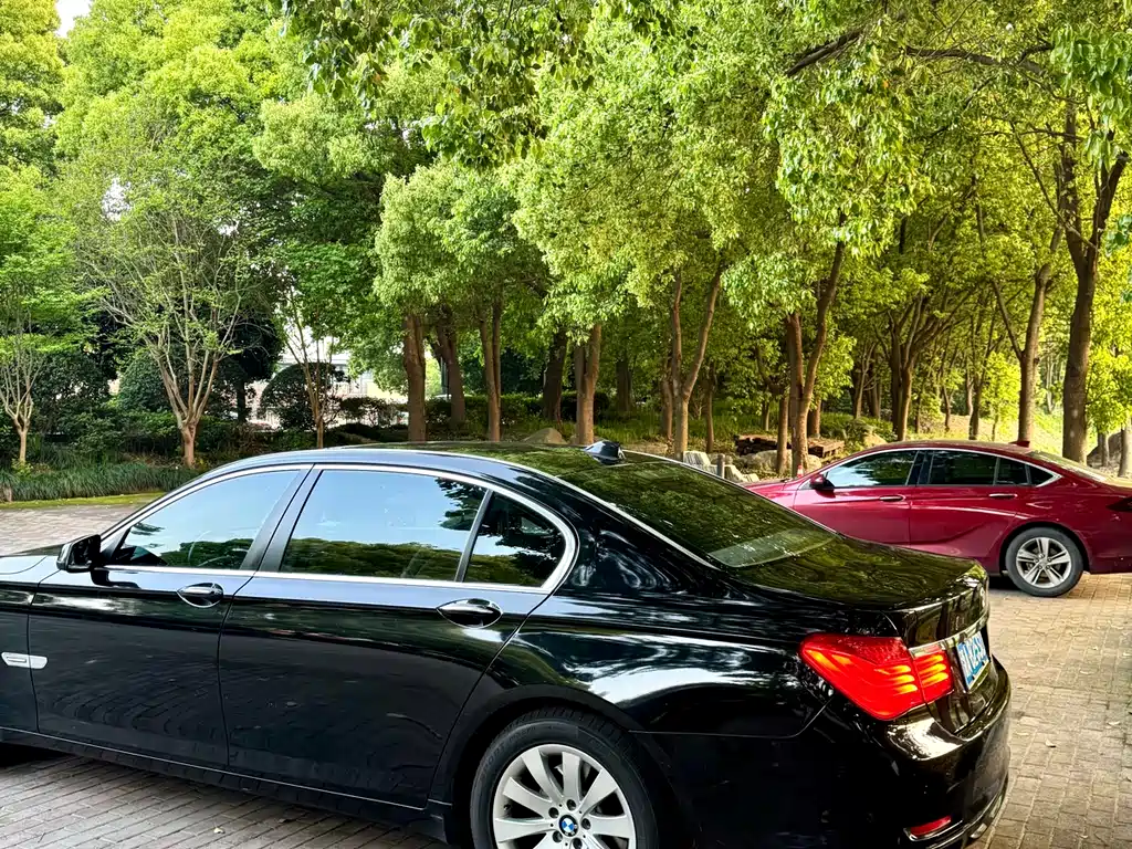 BMW 7 Series 2009 740Li Leading Edition