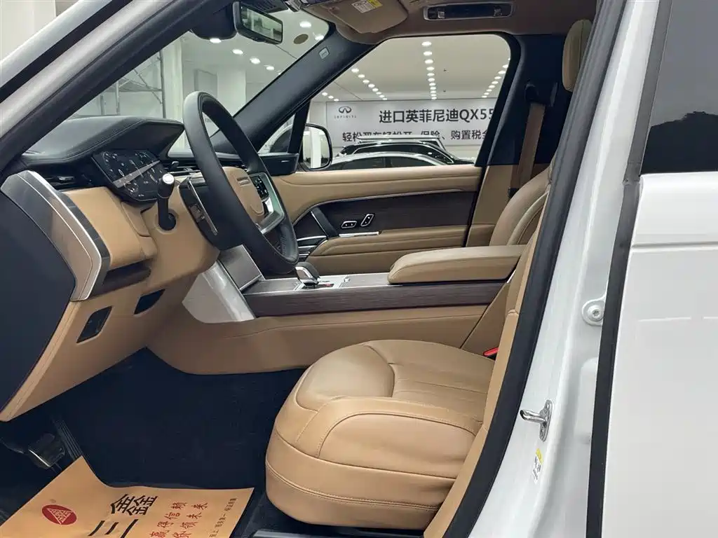 2024 Land Rover Range Rover 3.0 L6 400PS Autobiography LWB