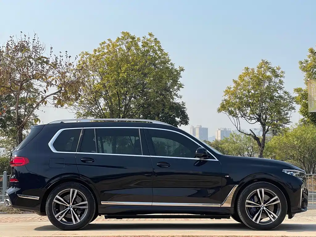 BMW X7 2022 xDrive40i Executive M Sport Package