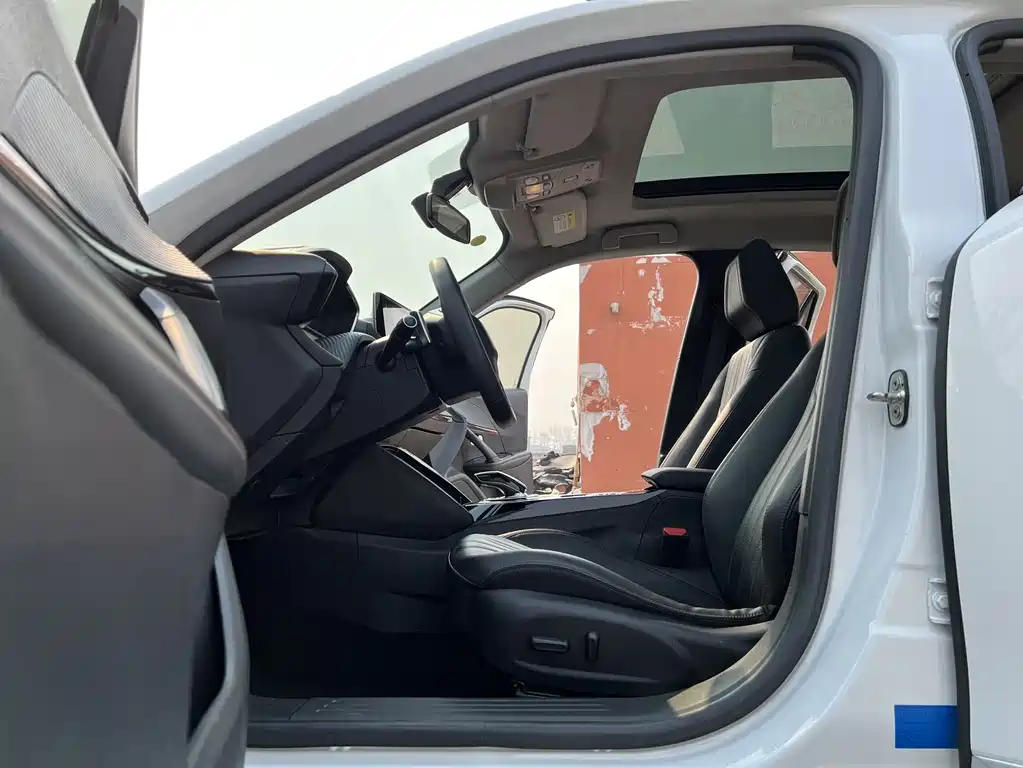 Peugeot 2008 2022 230THP THE ONE