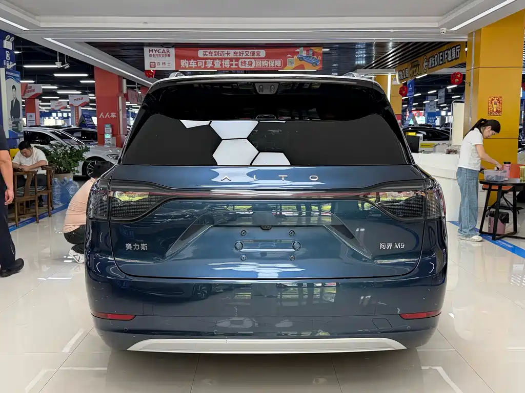 Aito M9 2025 EREV Ultra Edition 52kWh 6-Seater with 192-Line LiDAR
