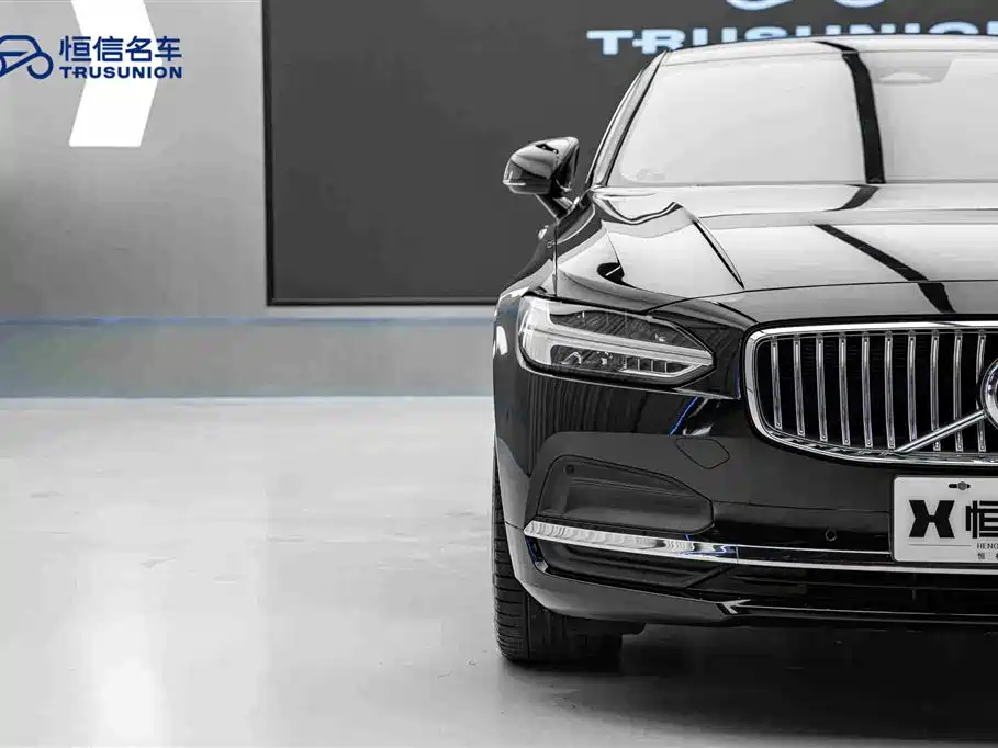 沃尔沃S90 2023款 B5 智远豪华版