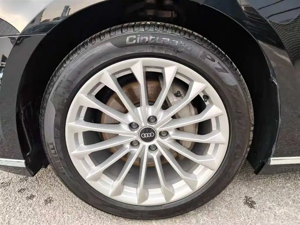 Audi A8L 2021 50 TFSI quattro Comfort