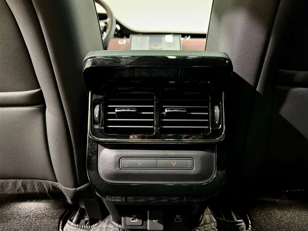 Range Rover Evoque L 2024 SE