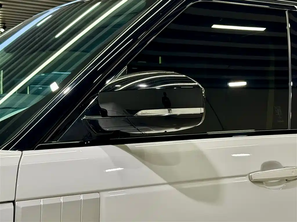 Land Rover Range Rover 2021 3.0 L6 Heritage Extended Classic Edition