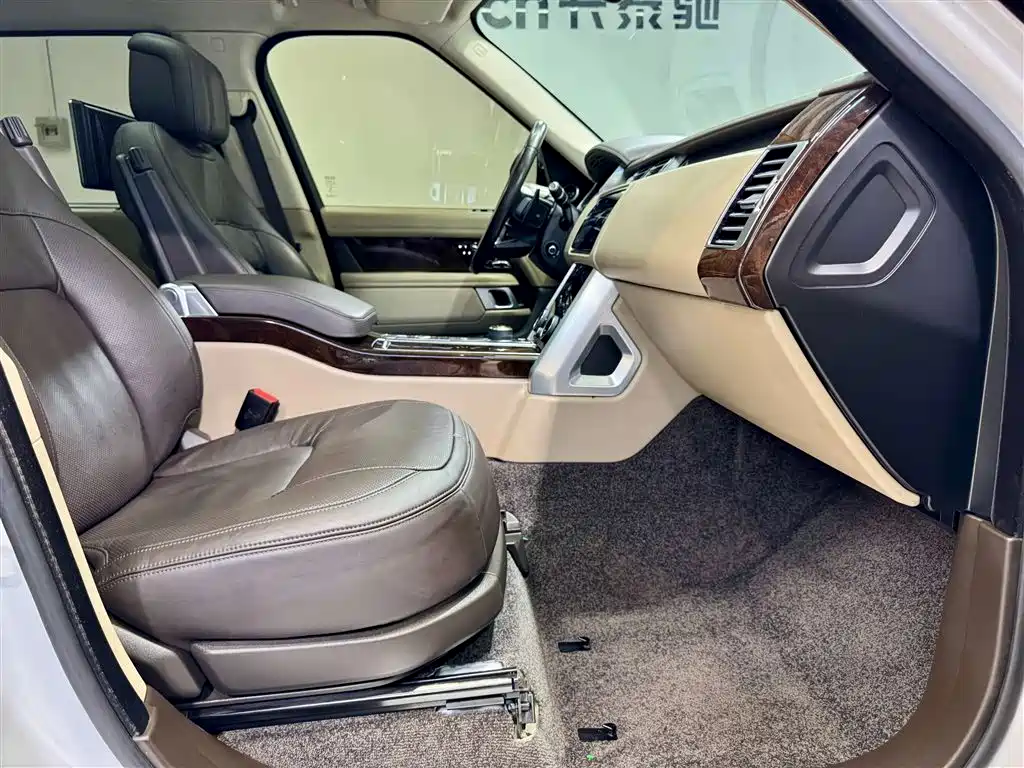Land Rover Range Rover 2021 3.0 L6 Heritage Extended Classic Edition