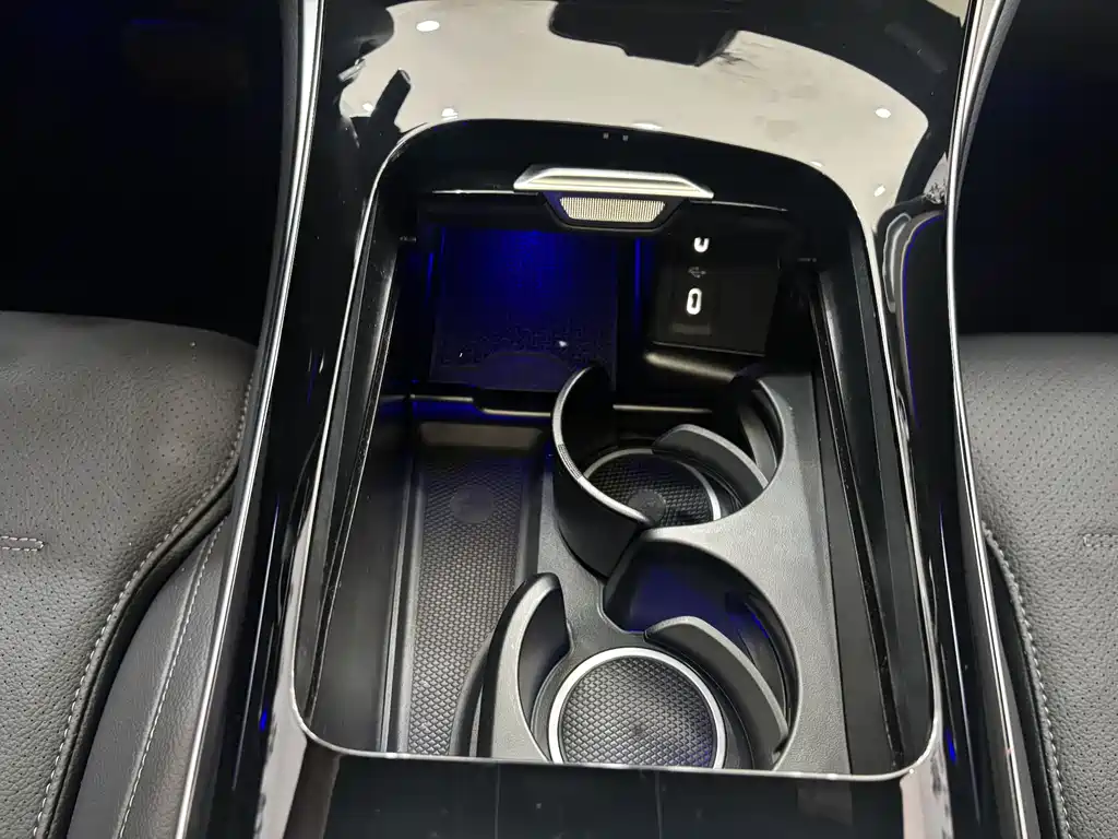 Mercedes-Benz GLC 300 L 4MATIC Dynamic 5-Seater 2025