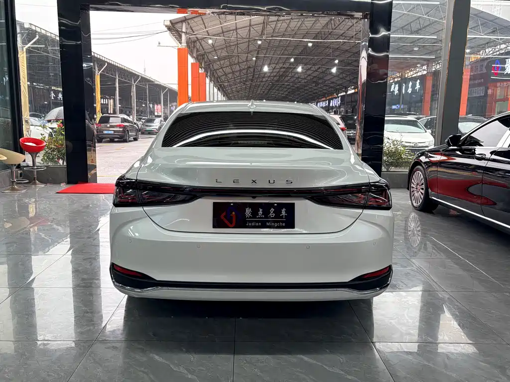 Lexus ES 2025 200 Premium Edition