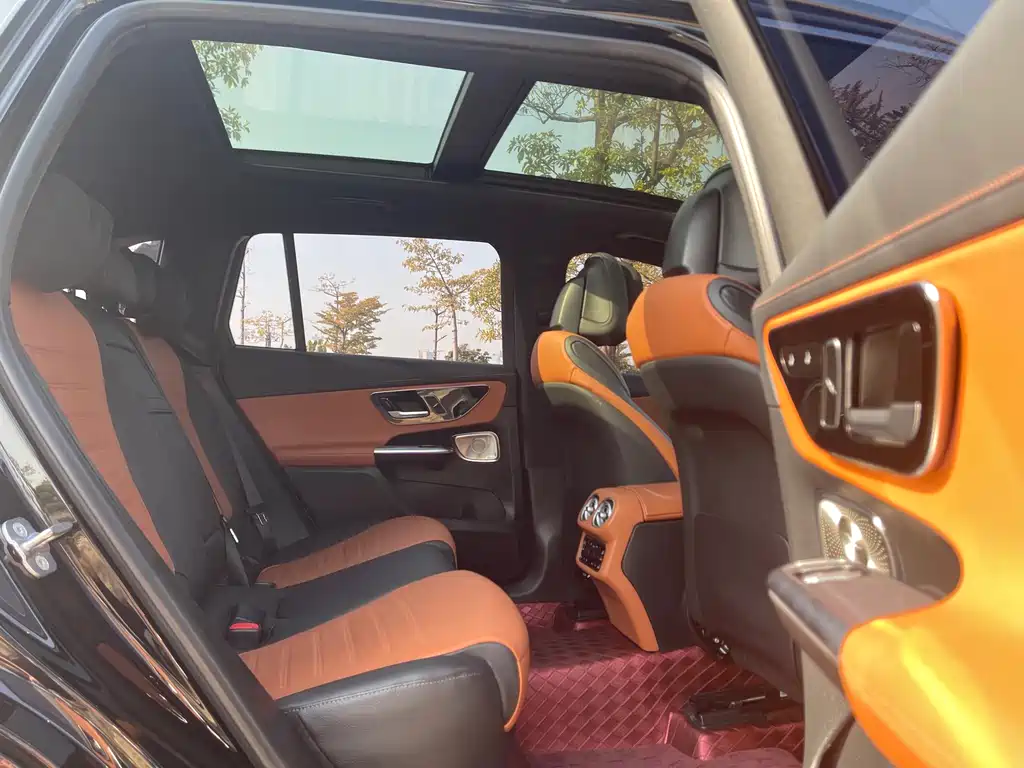 Mercedes-Benz GLC 300 L 4MATIC Luxury 5-Seater 2023 Facelift