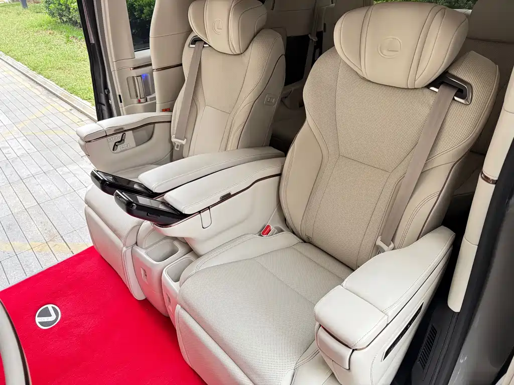Lexus LM 500h 6-Seater Supreme Edition 2025