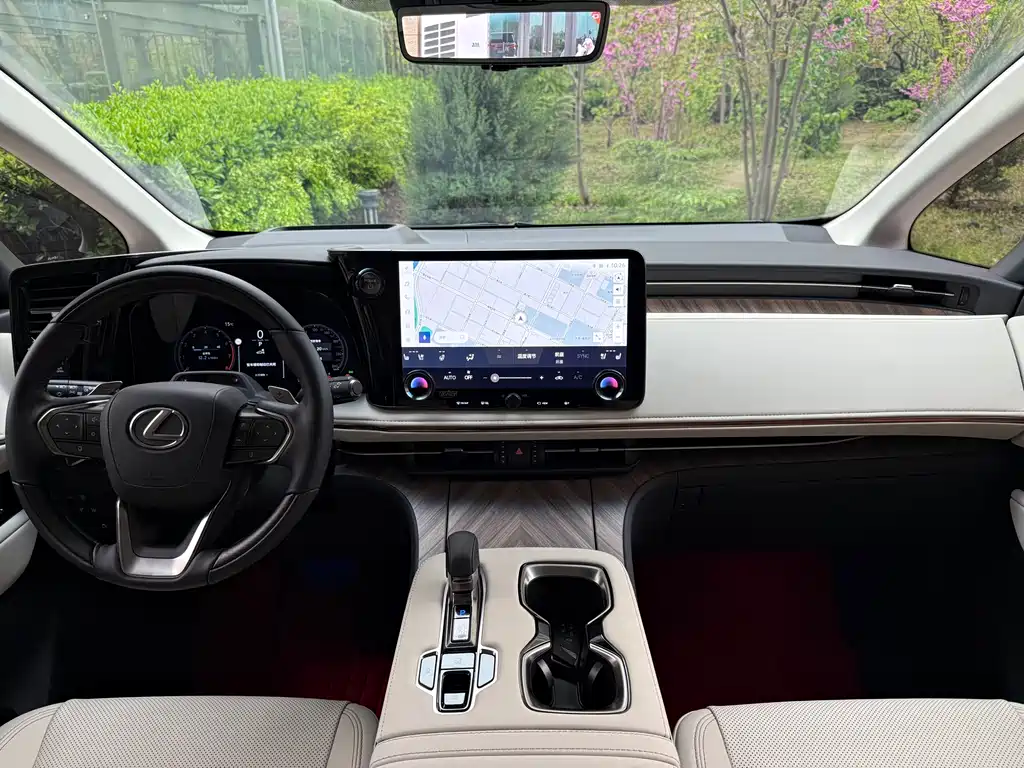 Lexus LM 500h 6-Seater Supreme Edition 2025