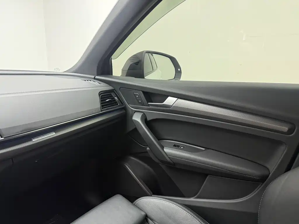 Audi Q5L 2023 40 TFSI Luxury Dynamic