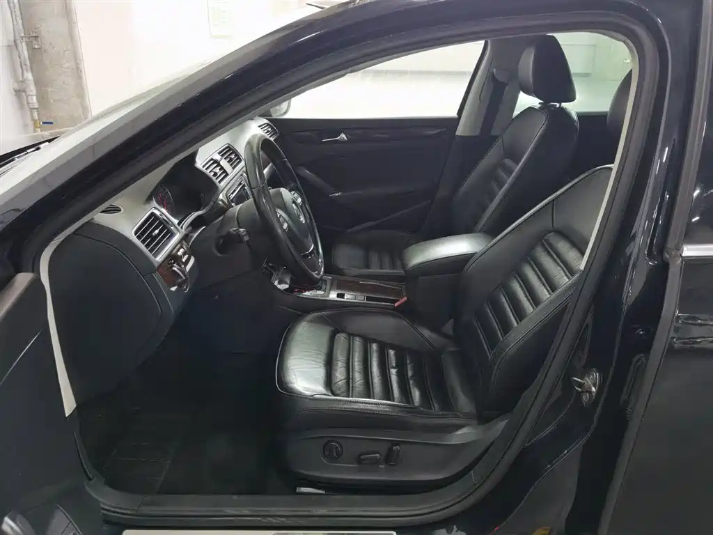 Passat 2011 1.8TSI DSG Yuzun Edition