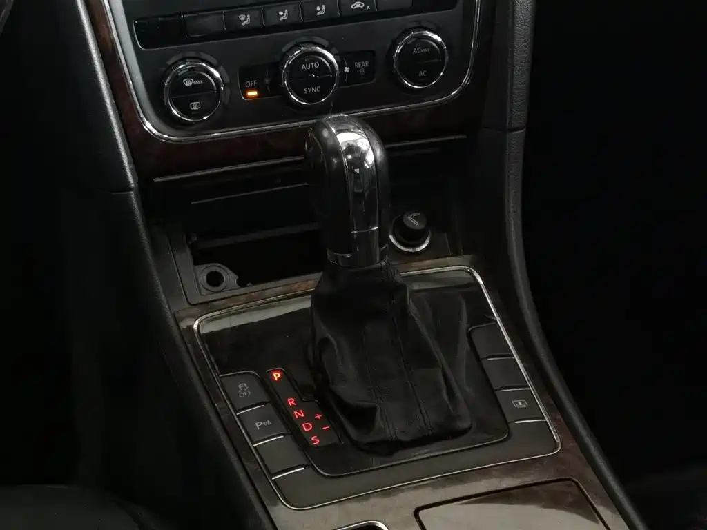 Passat 2011 1.8TSI DSG Yuzun Edition