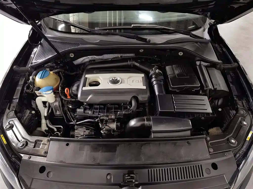 Passat 2011 1.8TSI DSG Yuzun Edition