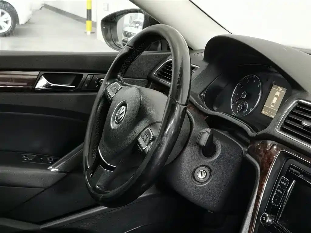 Passat 2011 1.8TSI DSG Yuzun Edition
