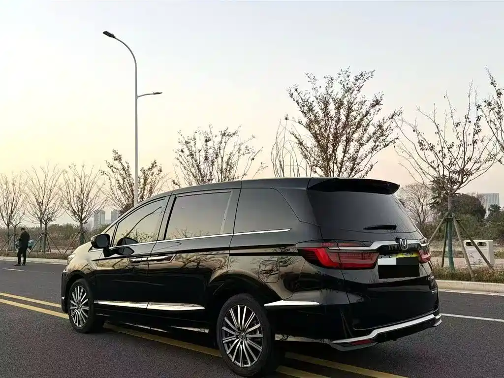 Honda Elysion 2024 2.0L e:HEV Luxury Edition