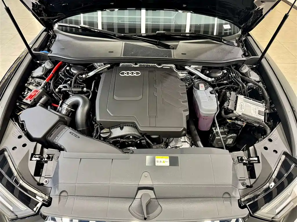 Audi A6L 2025 Facelift 40 TFSI Luxury Dynamic Edition
