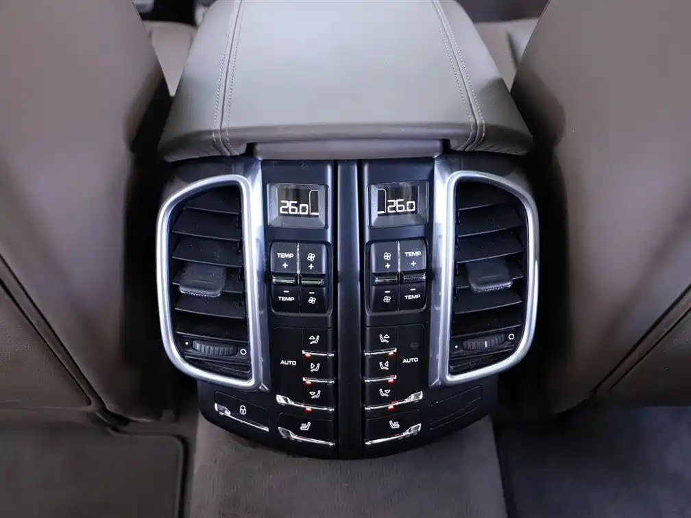 Porsche Cayenne 2014 Cayenne Platinum Edition 3.0T