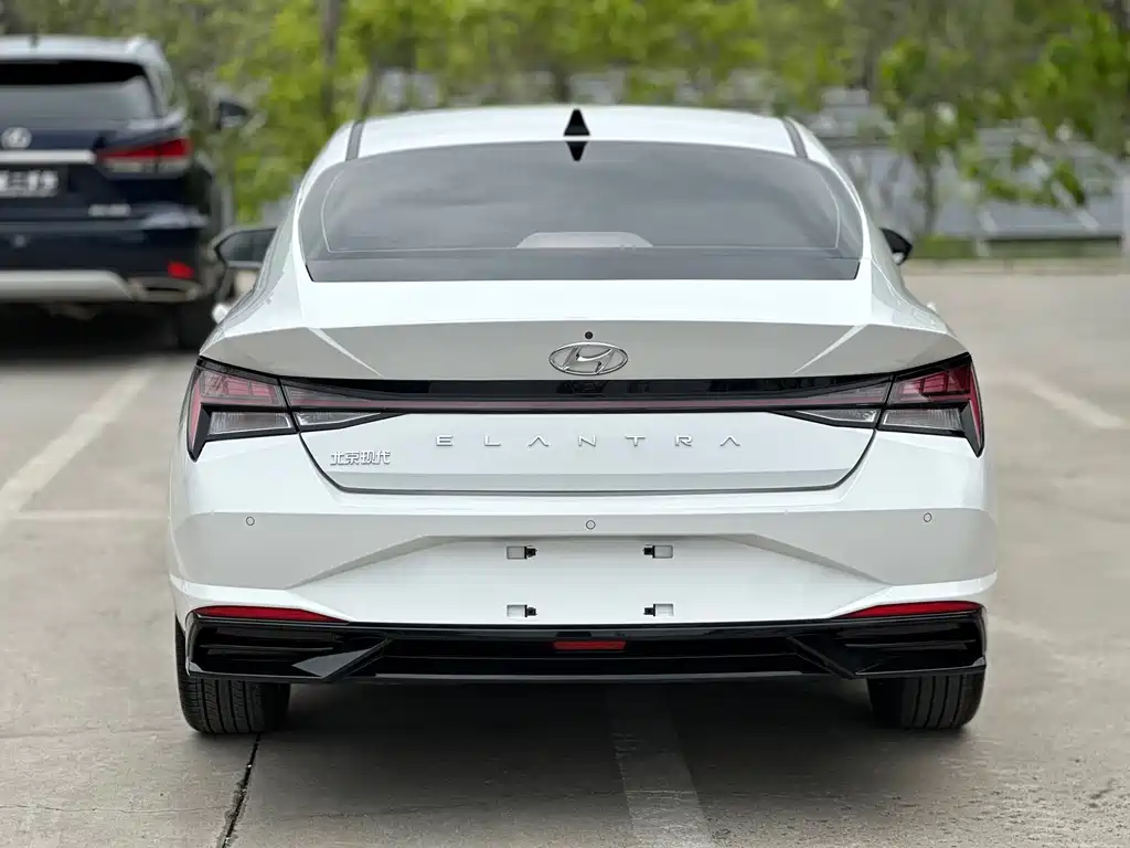 2021 Hyundai Elantra 1.5L CVT LUX