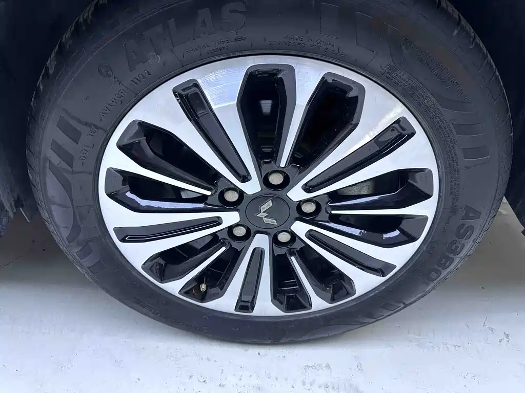Wuling Jiachen 2022 1.5T CVT Exclusive Flagship Edition