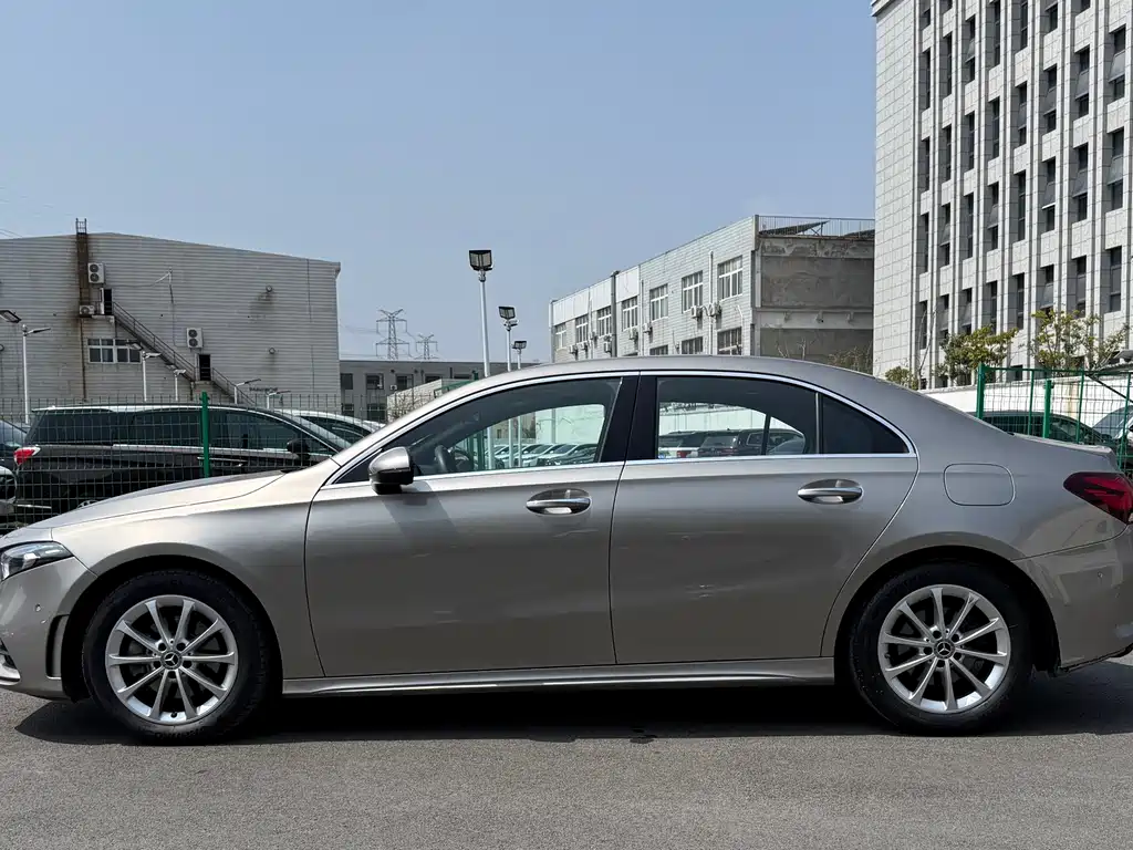Mercedes-Benz A-Class 2021 A 200 L Sport Sedan Fashion Edition
