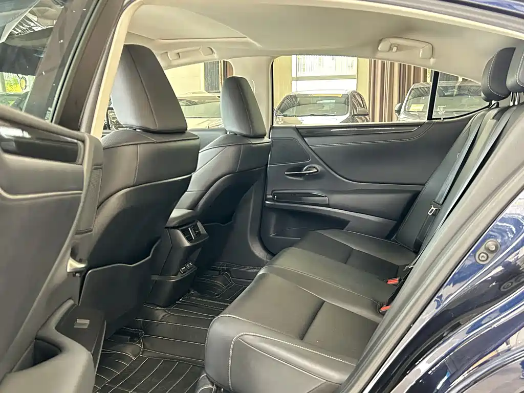 Lexus ES 2020 200 Excellence Edition