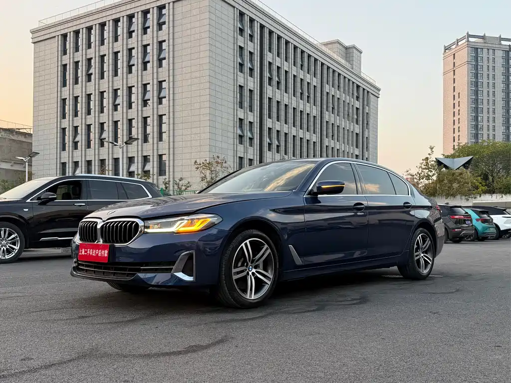 BMW 5 Series 2022 530Li Leading Edition Luxury Package - фото 2