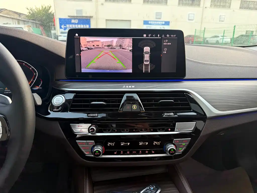 BMW 5 Series 2022 530Li Leading Edition Luxury Package - фото 14