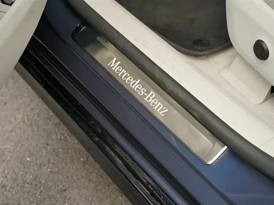 Mercedes-Benz EQE 500 4MATIC Luxury Edition 2025