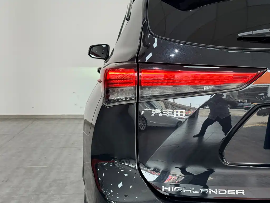 2022 Toyota Highlander Hybrid 2.5L AWD Premium 7-Seater