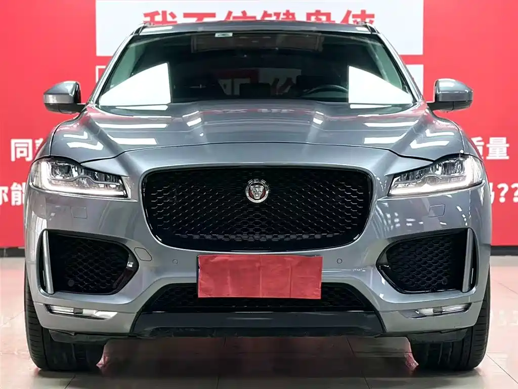 Jaguar F-PACE 2020 2.0T Checkered Flag Edition