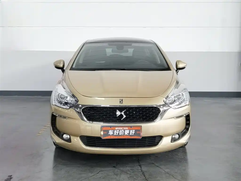 DS 5 2015 1.6T Elegant Edition THP160