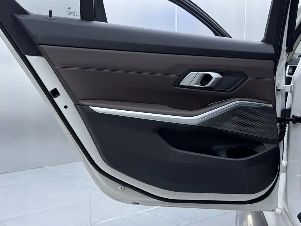BMW i3 eDrive 35 L 2022